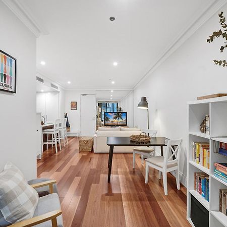 Stylish City Escape With Private Courtyard Apartment Sydney Exterior photo