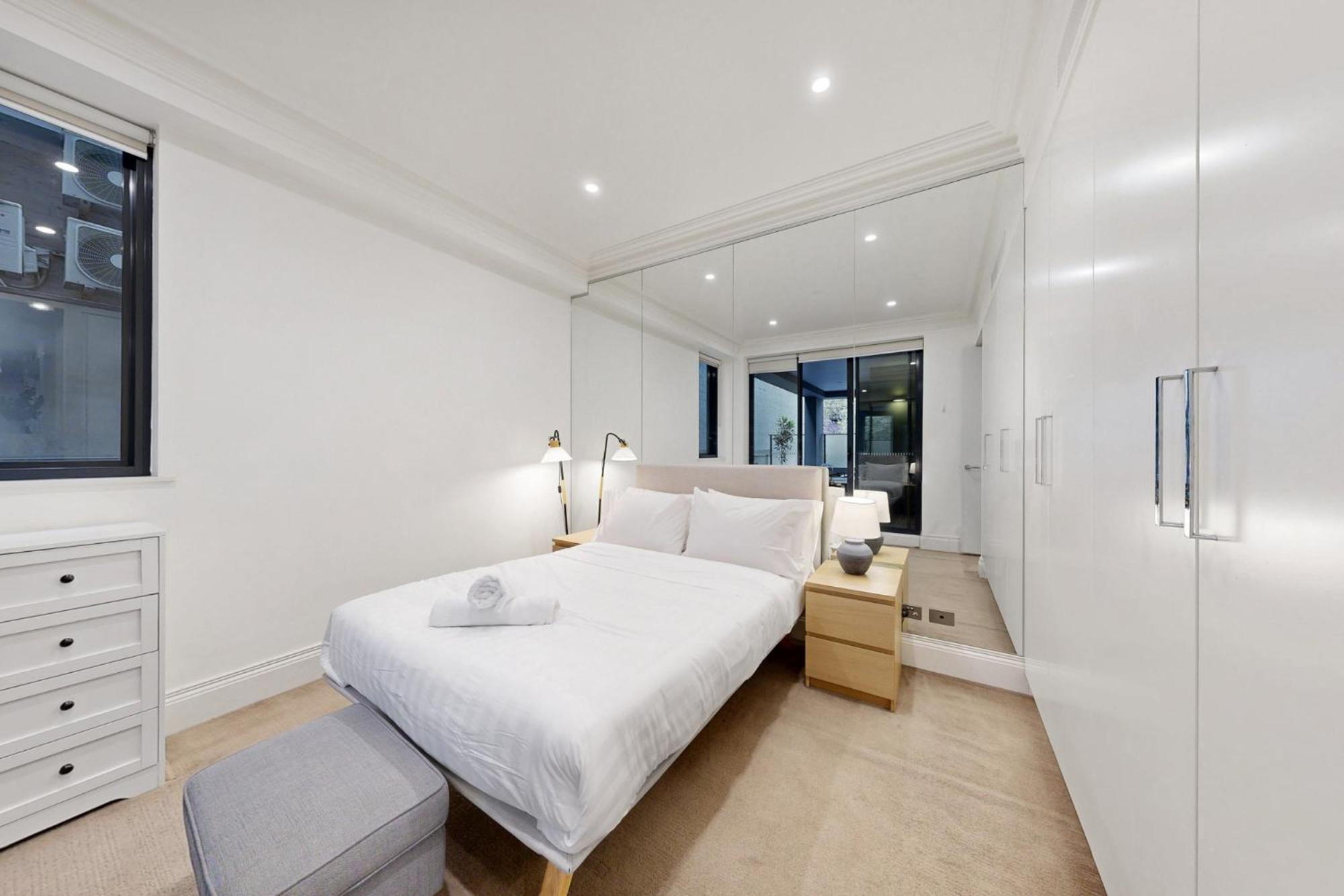 Stylish City Escape With Private Courtyard Apartment Sydney Exterior photo